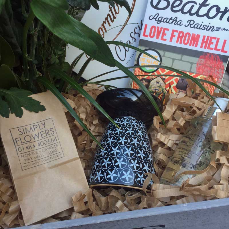 Luxury Valentine Gift Crate - Image 2