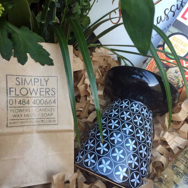 Luxury Valentine Gift Crate - Image 3